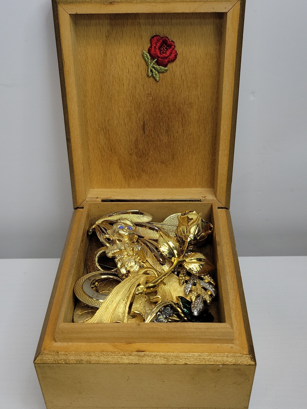 Vintage Wooden  Keepsake Box with Vintage Brooches